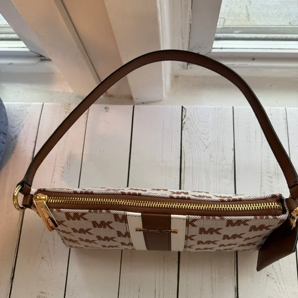 Michael Kors | Vincent Logo Shoulder Bag with Pochette, Medium - Picture 5 of 14